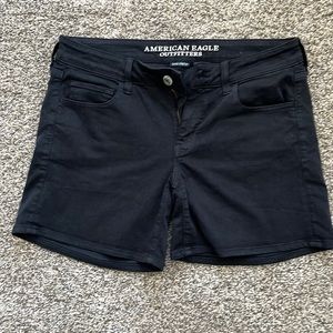 American Eagle Midi Stretch Twill Shorts, Size 8